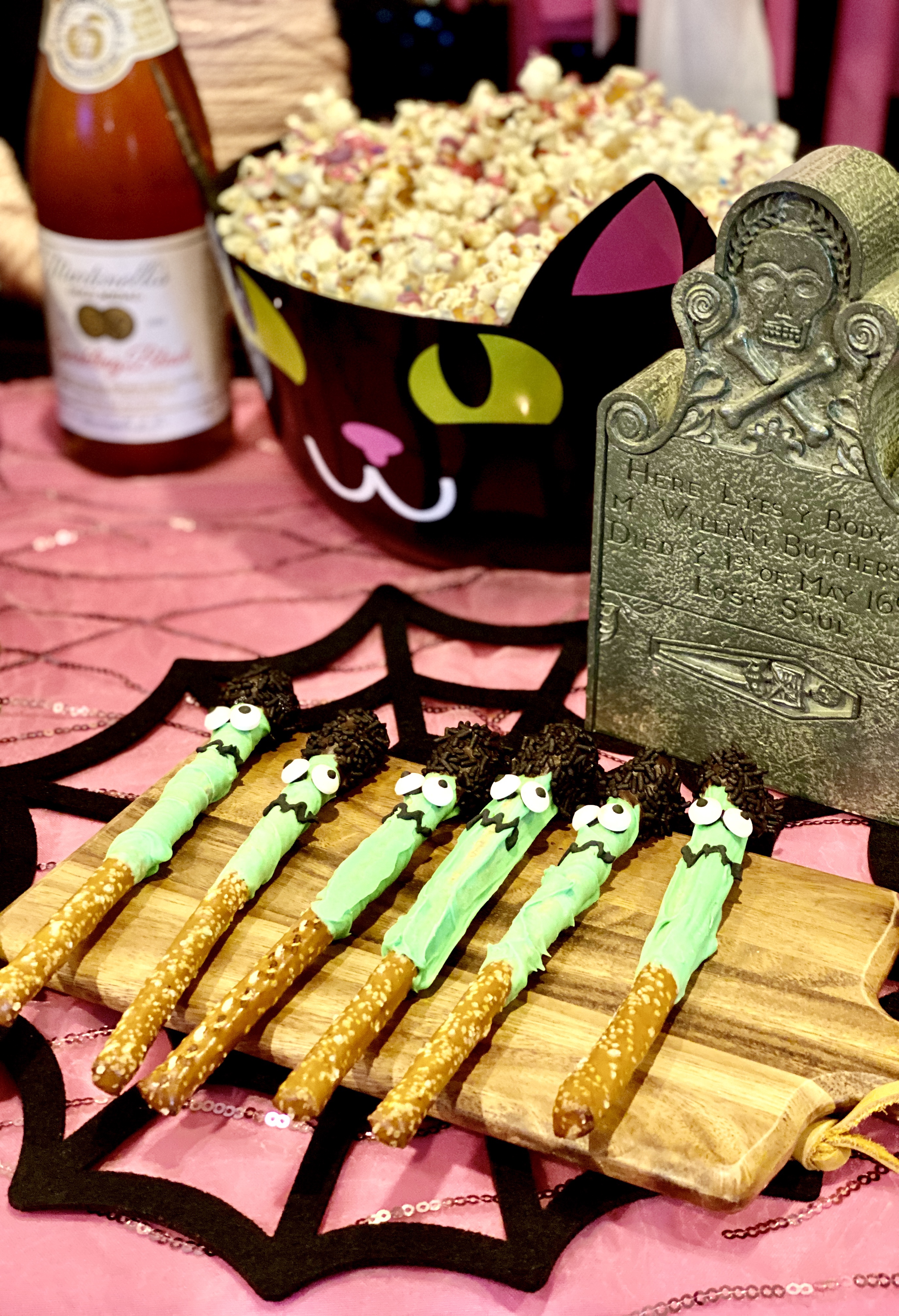 hocus pocus pretzel rods